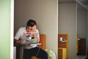 El síndrome de burnout académico es un tipo de perturbación prolongada evidenciada por la aparición del cansancio mental.